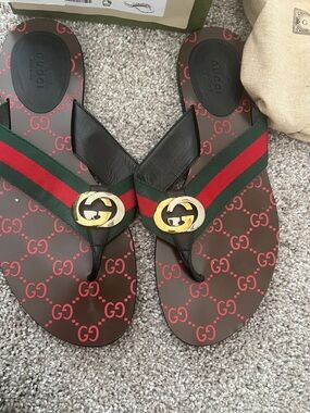 Gucci Brown & Red GG Logo Thong Sandals with Green-Red Webbing